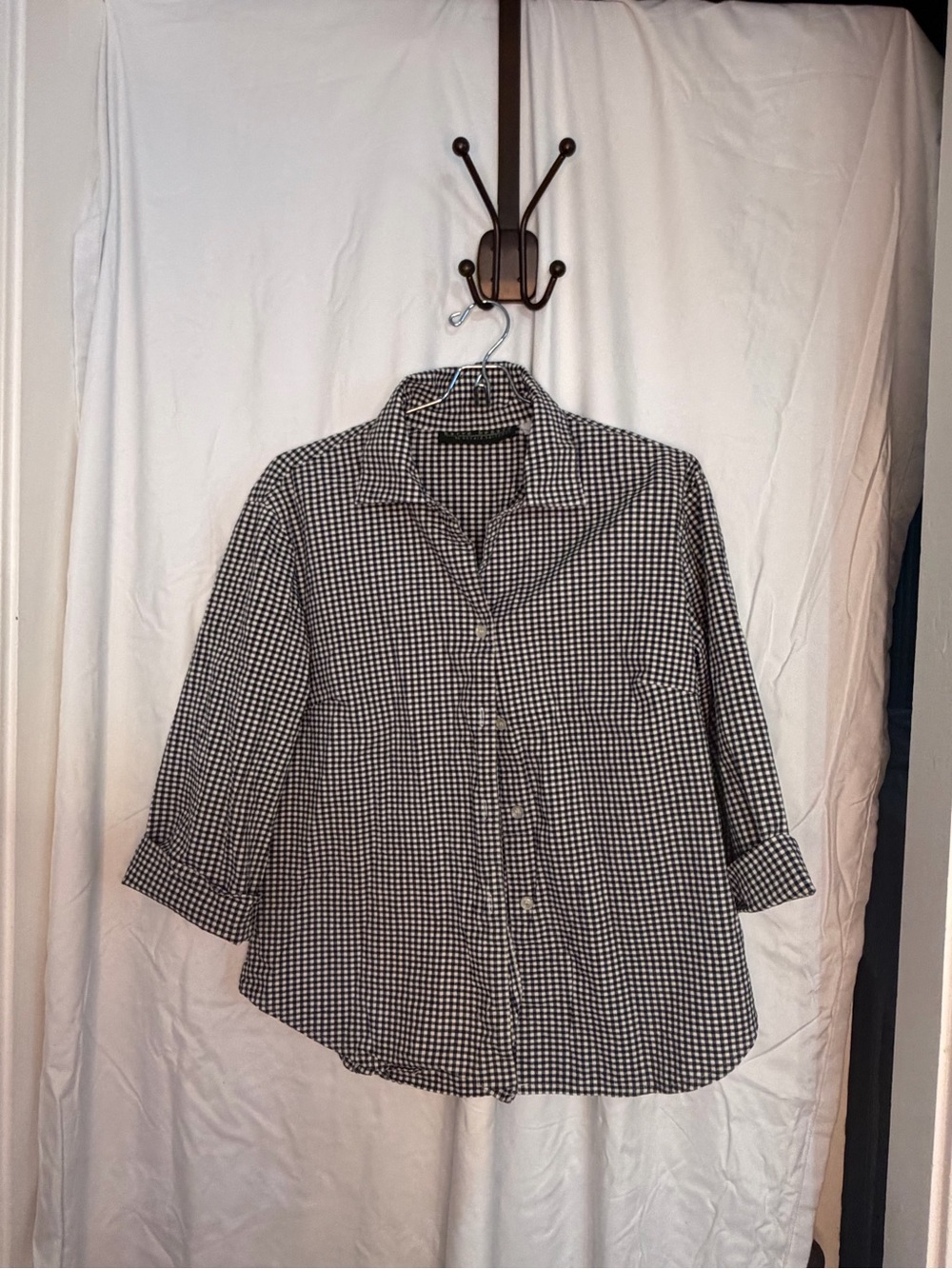 Harve Benard Black and White V-Neck Sweater